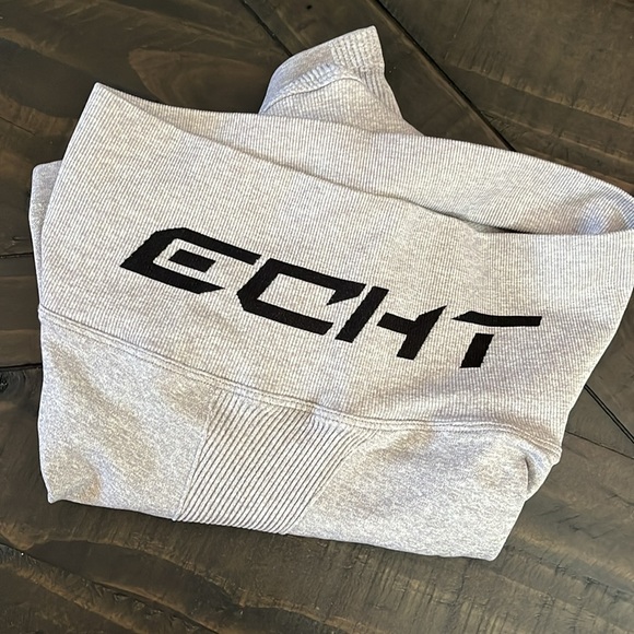 ECHT Arise Scrunch Butt shorts - Picture 4 of 6